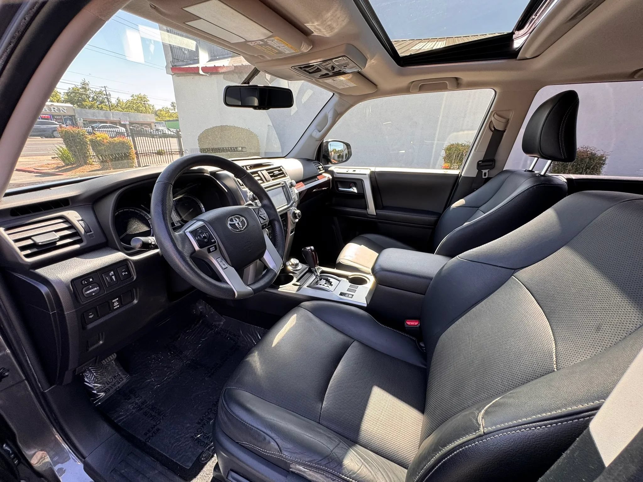 Used 2018 Toyota 4Runner Limited AWD/4WD image 11