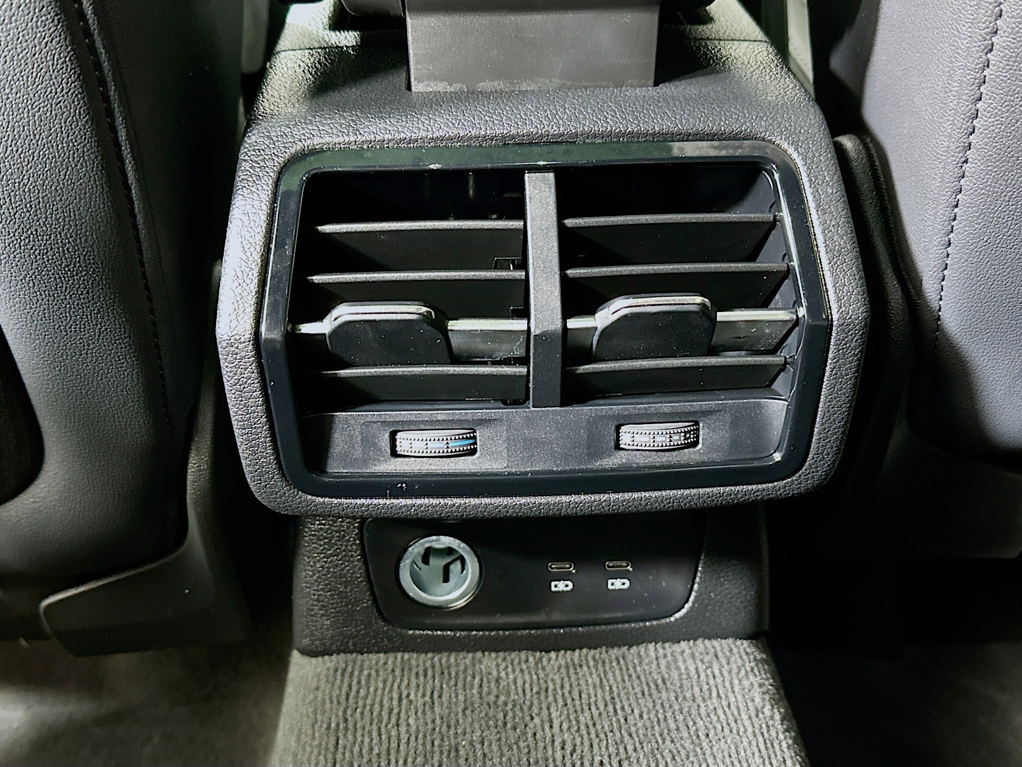 Used 2025 Audi Q3 2.0T Premium image 24