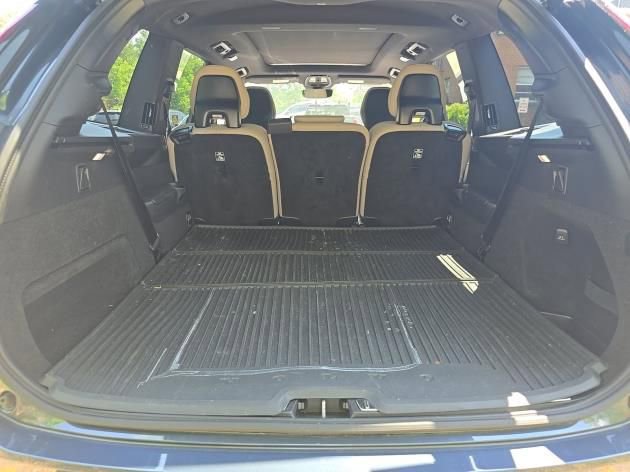 Used 2025 Volvo XC90 B5 Core AWD/4WD image 13