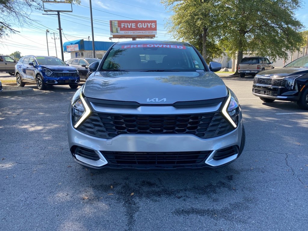 Used 2023 Kia Sportage LX image 2