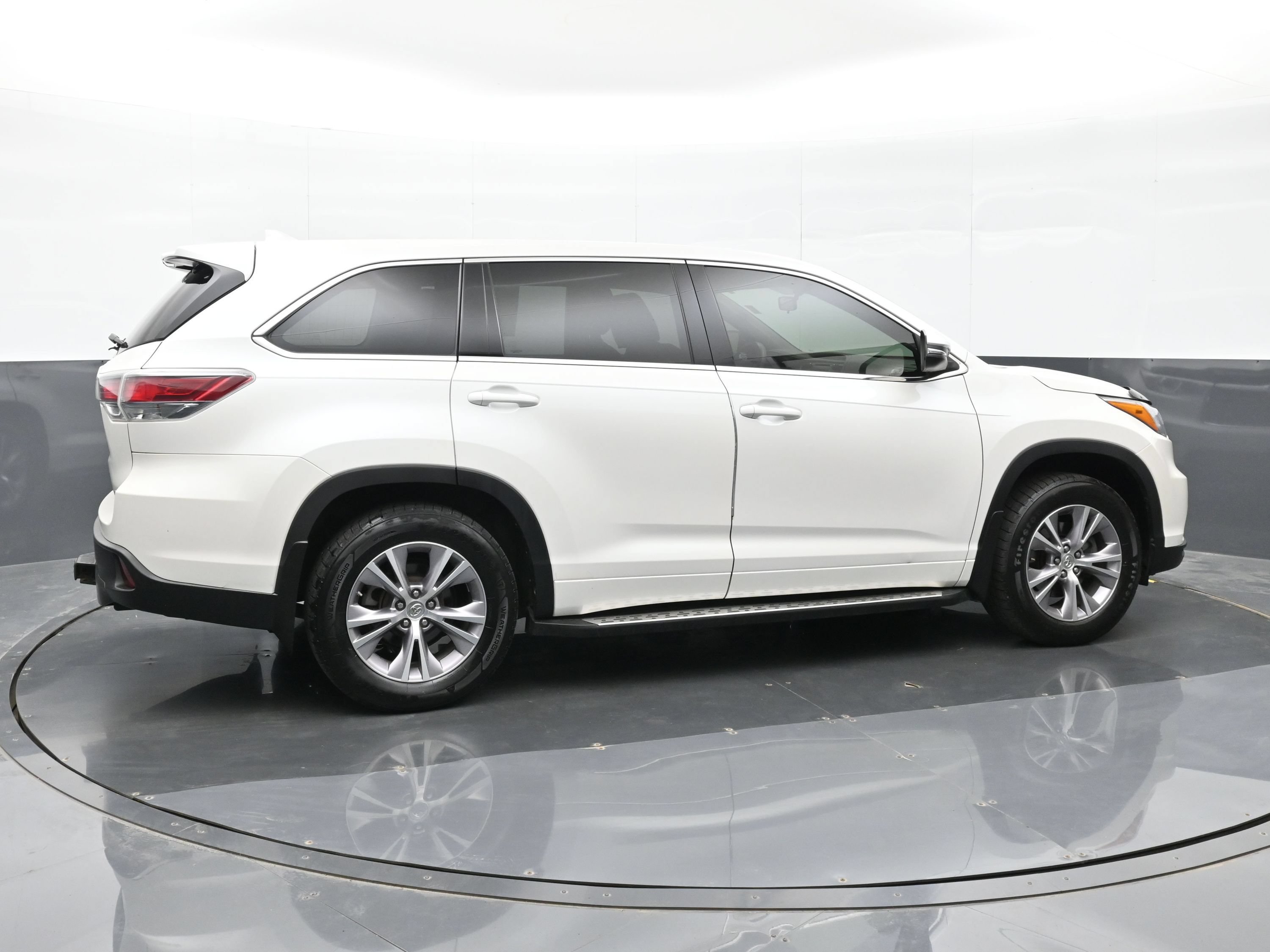 Used 2015 Toyota Highlander Plus AWD/4WD image 5