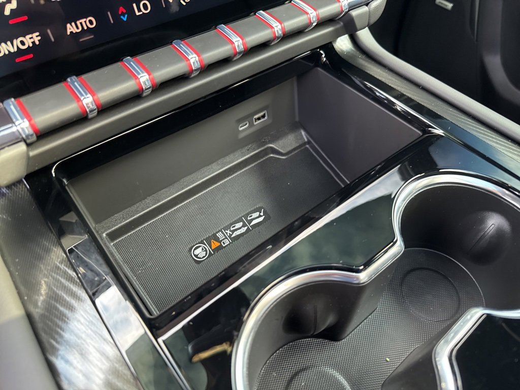 Used 2025 GMC Yukon AT4 w/ AT4 Premium Package image 31