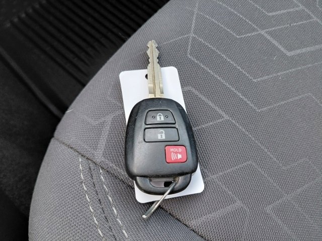 Used 2019 Toyota Tacoma TRD Off-Road image 33