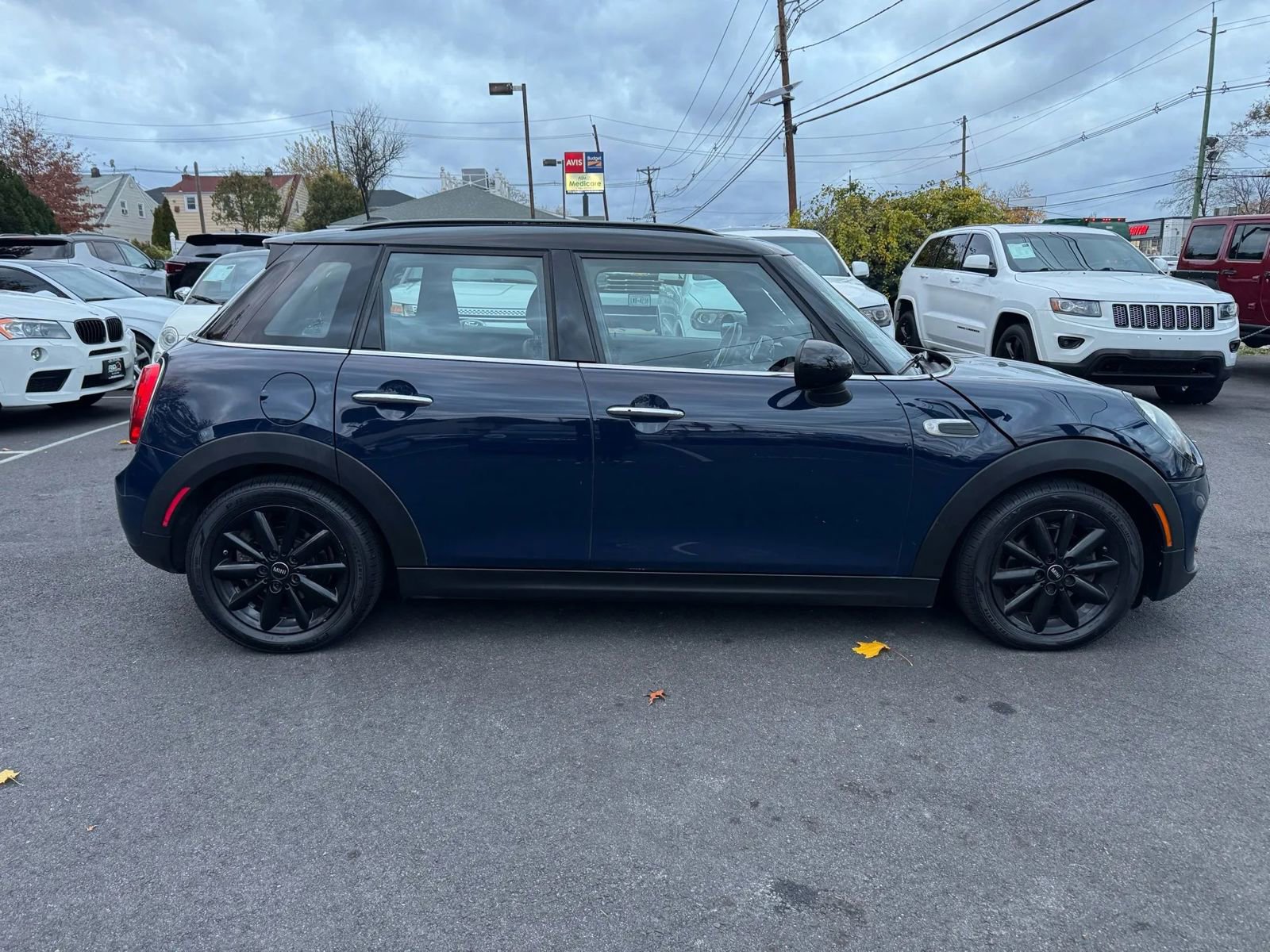 Used 2015 MINI Cooper 4-Door Hardtop image 11