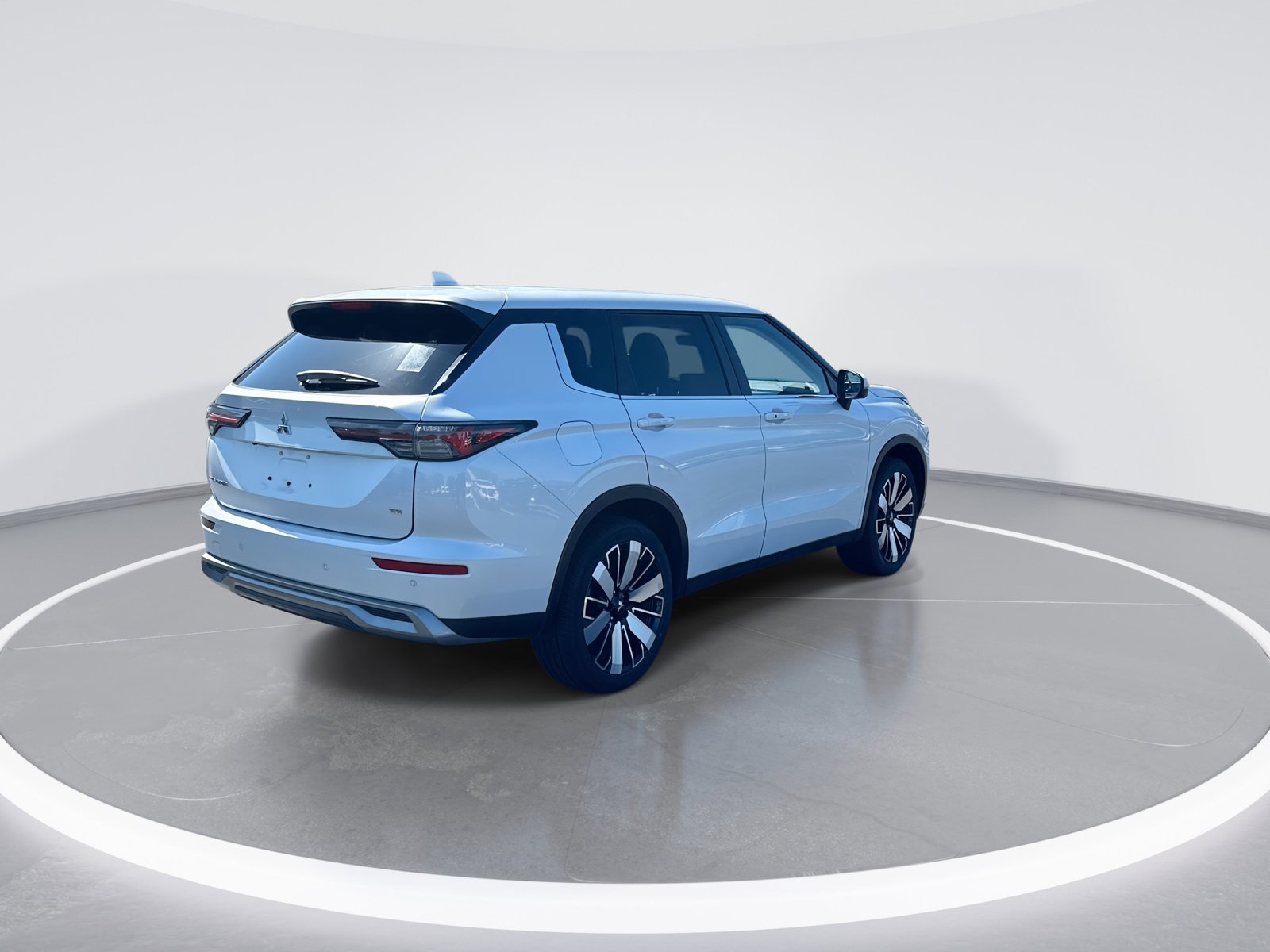Used 2025 Mitsubishi Outlander SE FWD image 9