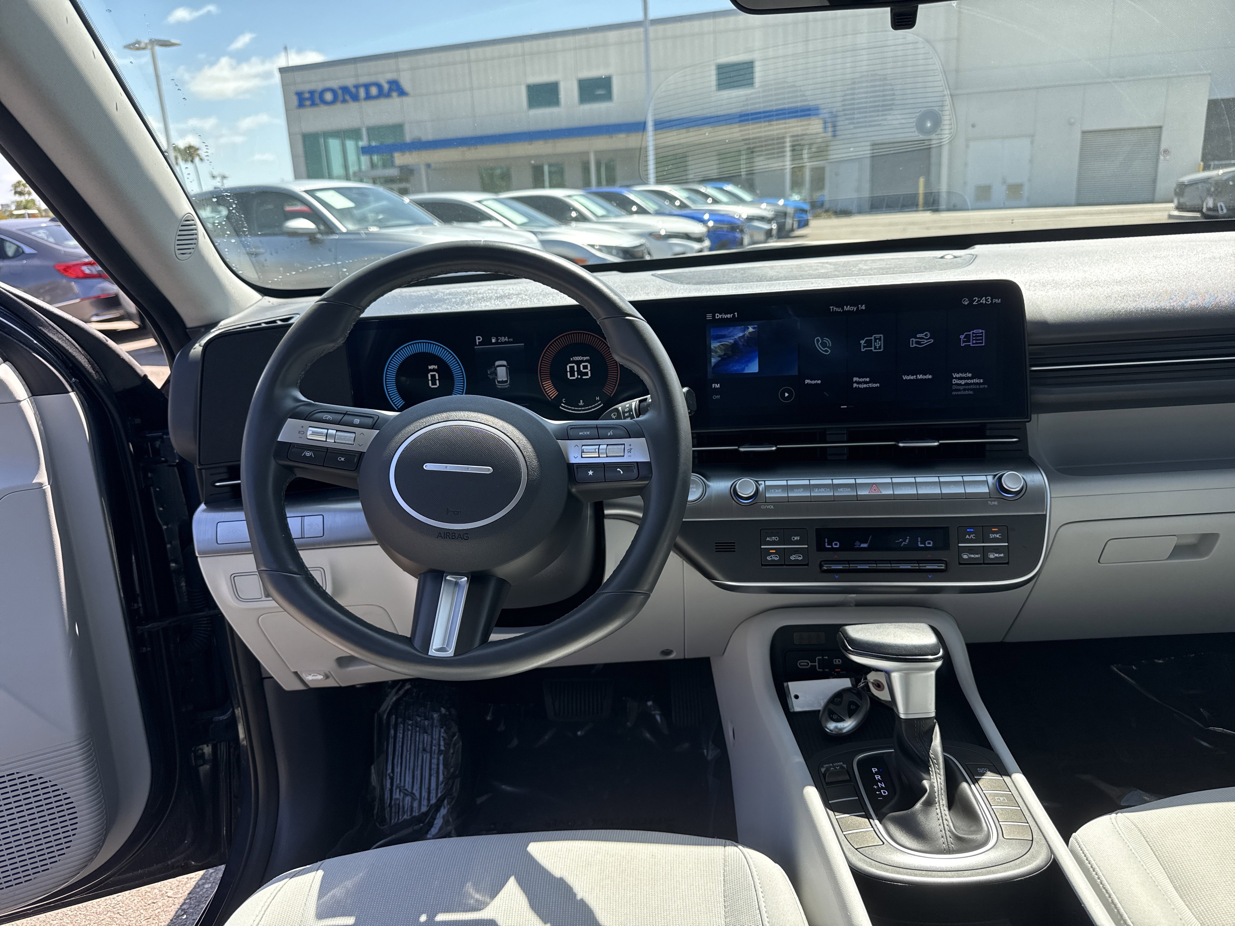 Used 2025 Hyundai Kona SEL FWD image 15