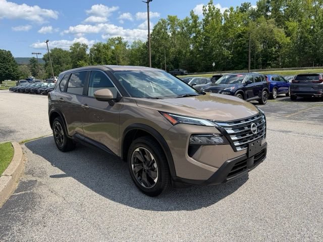 Used 2025 Nissan Rogue SV AWD/4WD image 3