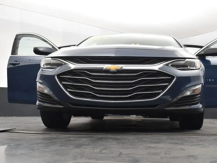 Used 2024 Chevrolet Malibu LT FWD image 11