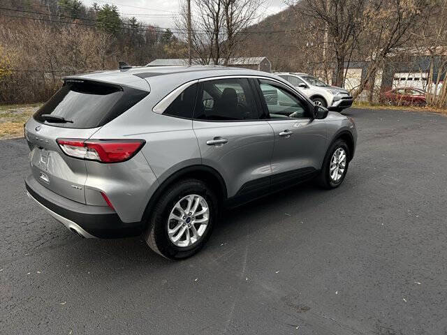Used 2022 Ford Escape SE w/ Convenience Package AWD/4WD image 5