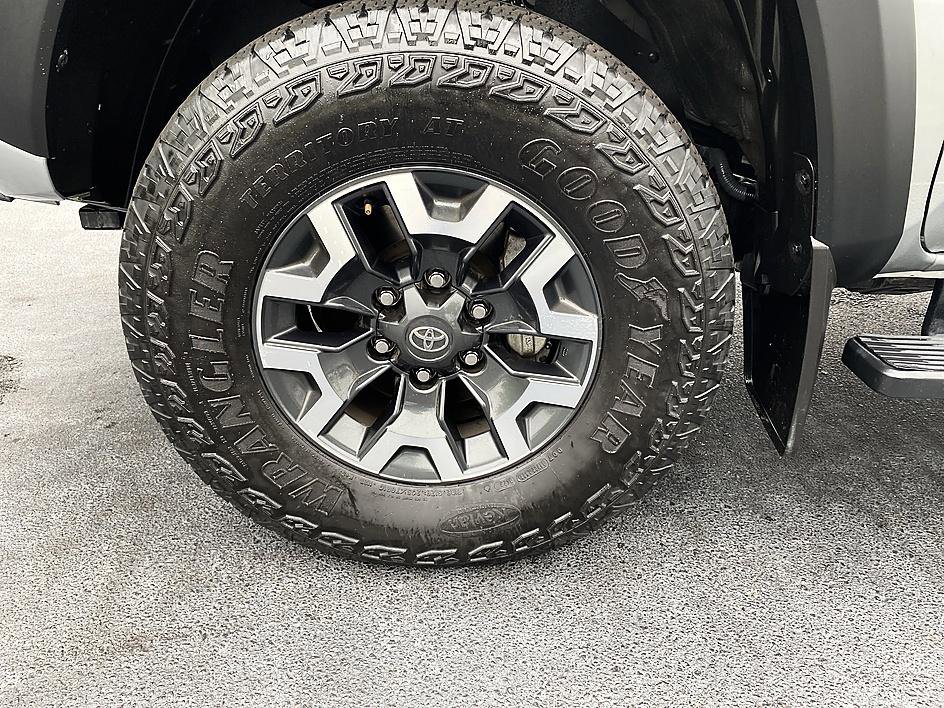 Certified 2023 Toyota Tacoma TRD Off-Road w/ TRD Premium Off Road Package AWD/4WD image 8