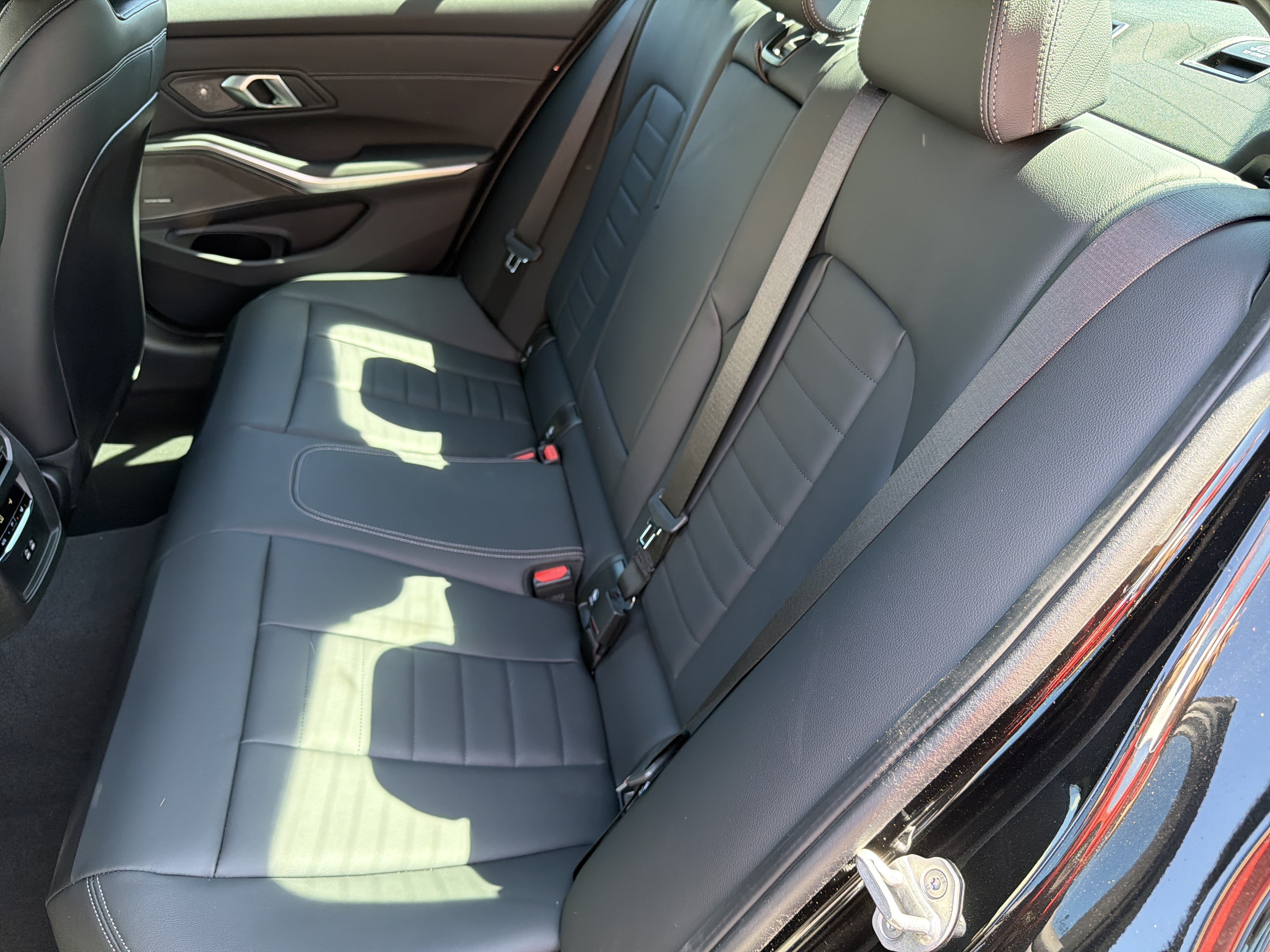 New 2026 BMW 330i Sedan w/ M Sport Package RWD image 19
