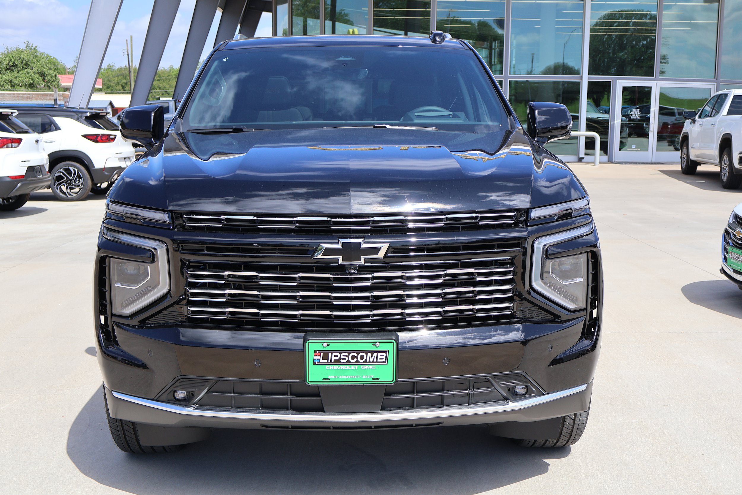 New 2026 Chevrolet Tahoe High Country AWD/4WD image 2