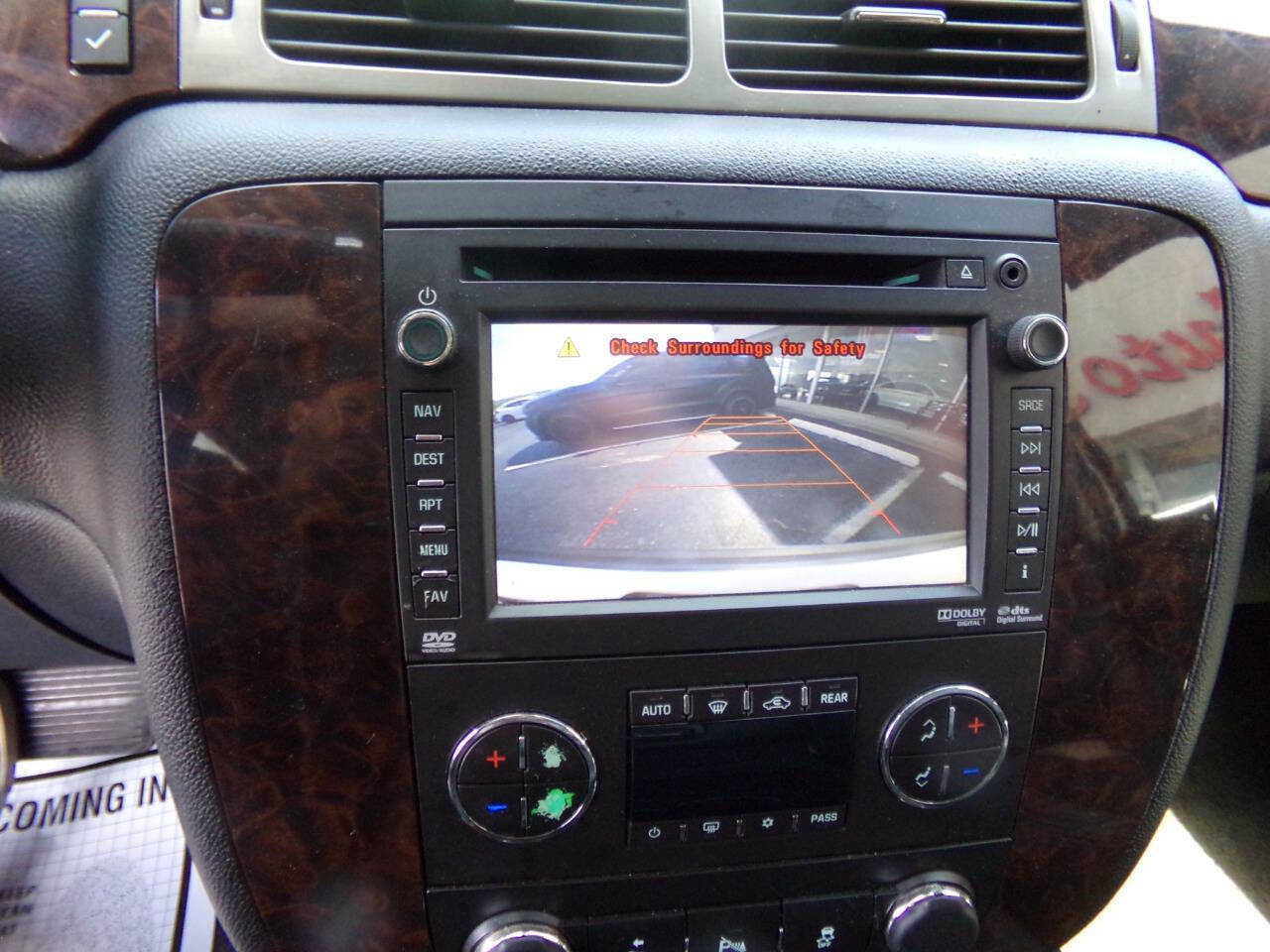 Used 2013 GMC Yukon XL Denali image 26