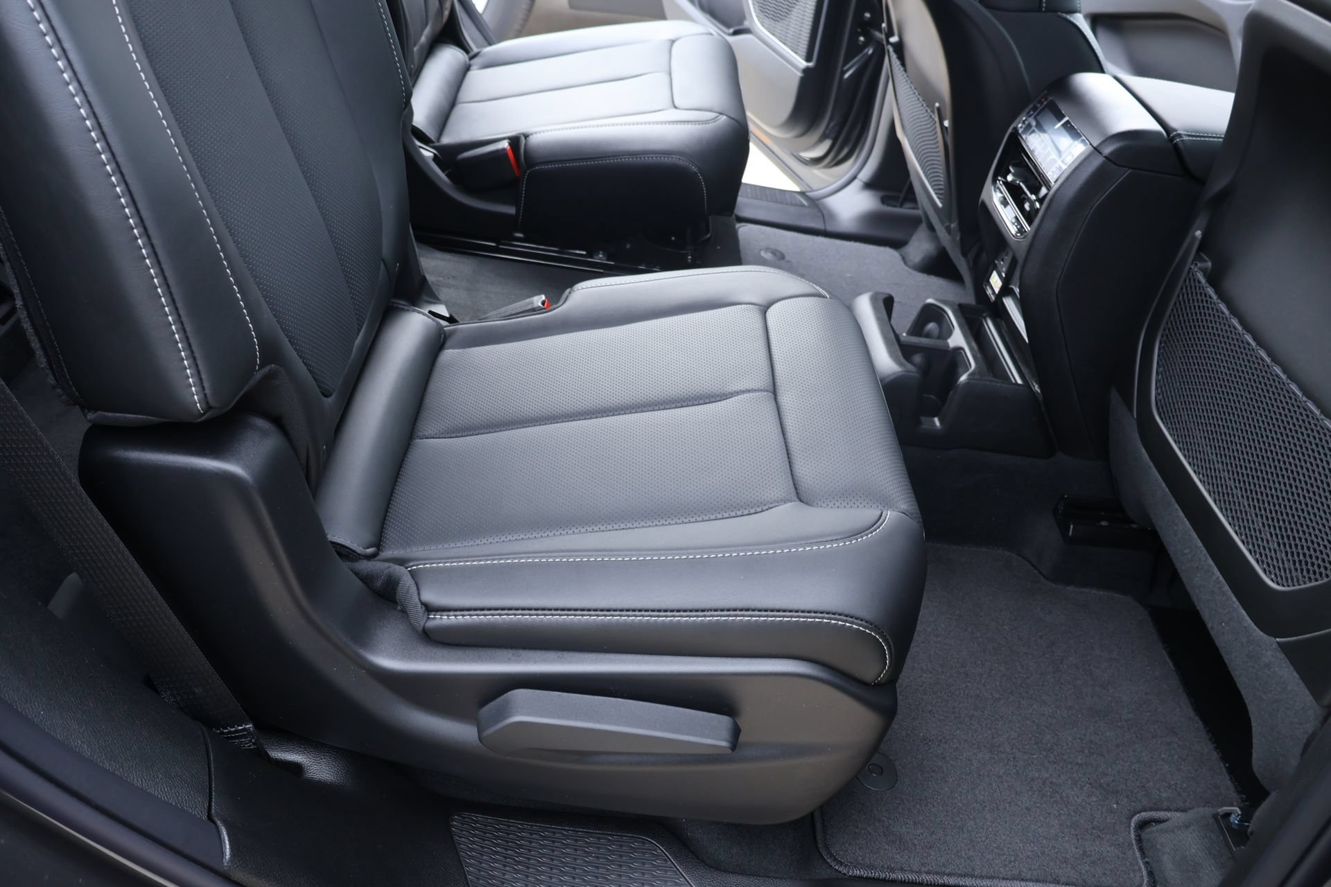New 2026 Jeep Grand Cherokee L Limited AWD/4WD image 16
