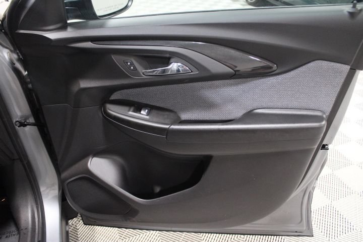 Used 2023 Chevrolet TrailBlazer LS FWD image 23