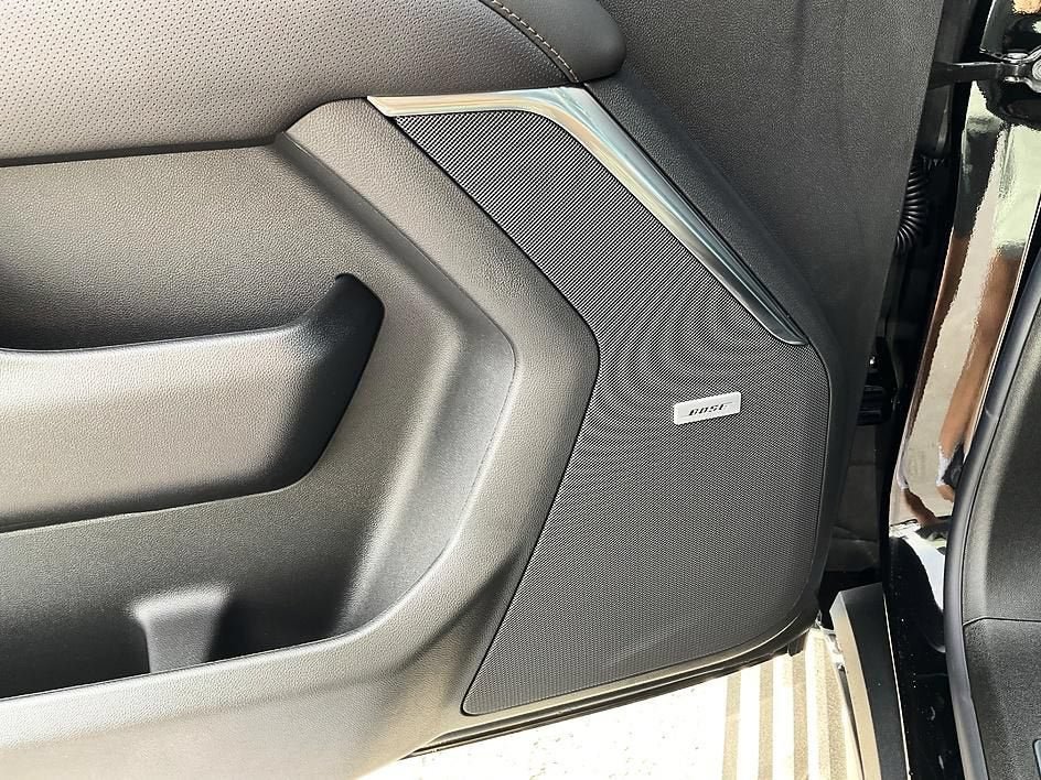 New 2026 Chevrolet Suburban High Country AWD/4WD image 22