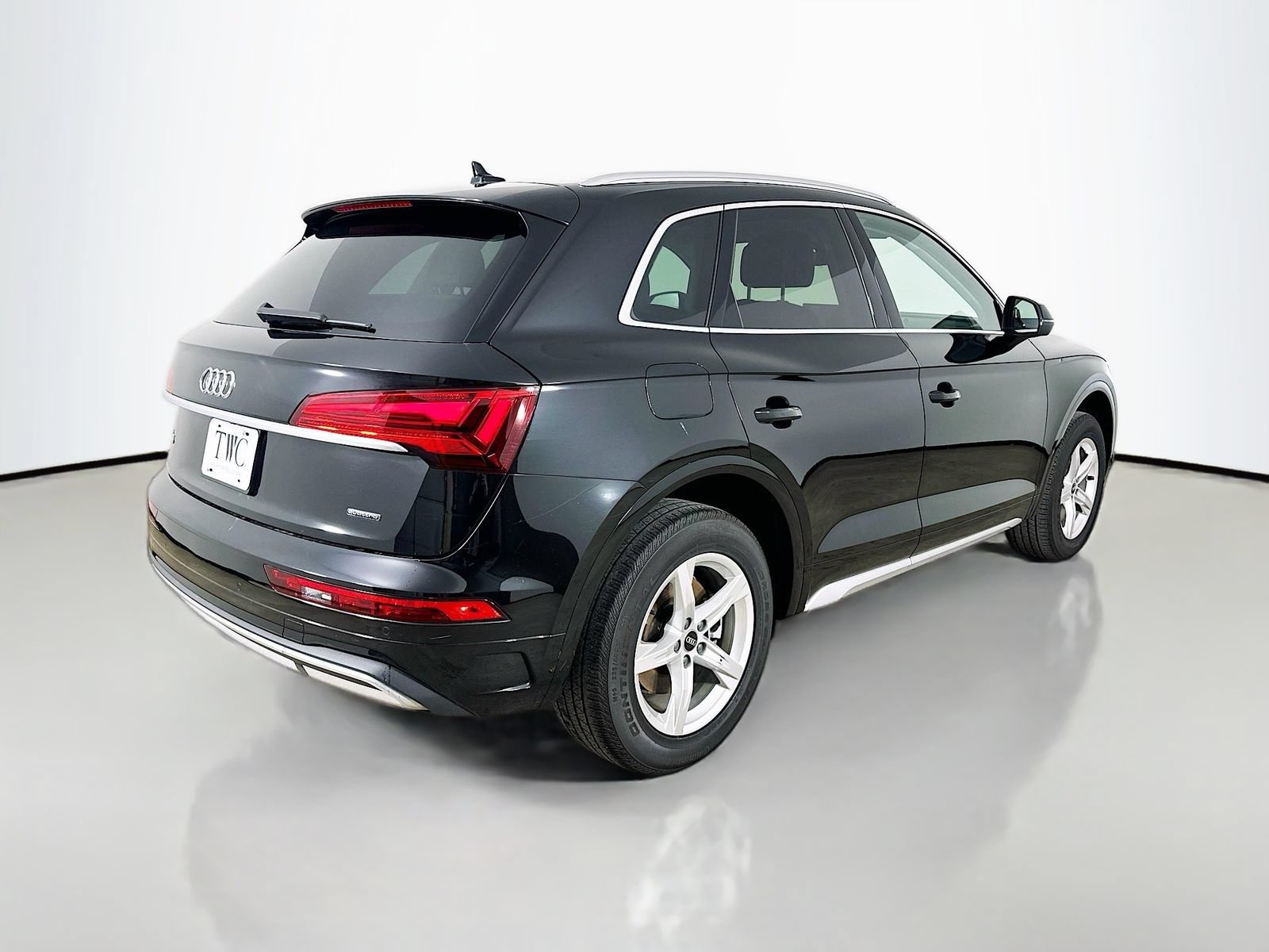 Used 2023 Audi Q5 2.0T Premium w/ Convenience Package AWD/4WD image 5