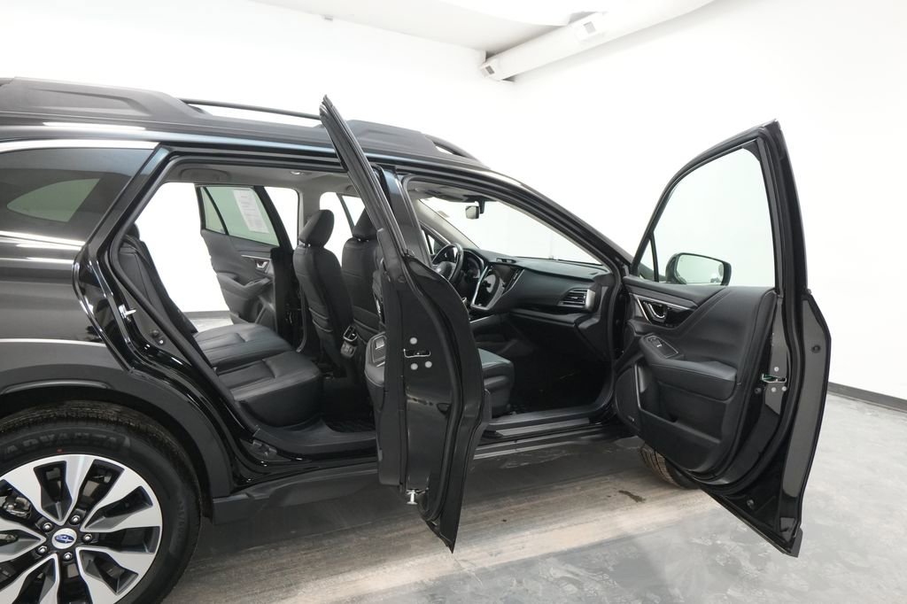 Used 2023 Subaru Outback Limited AWD/4WD image 33