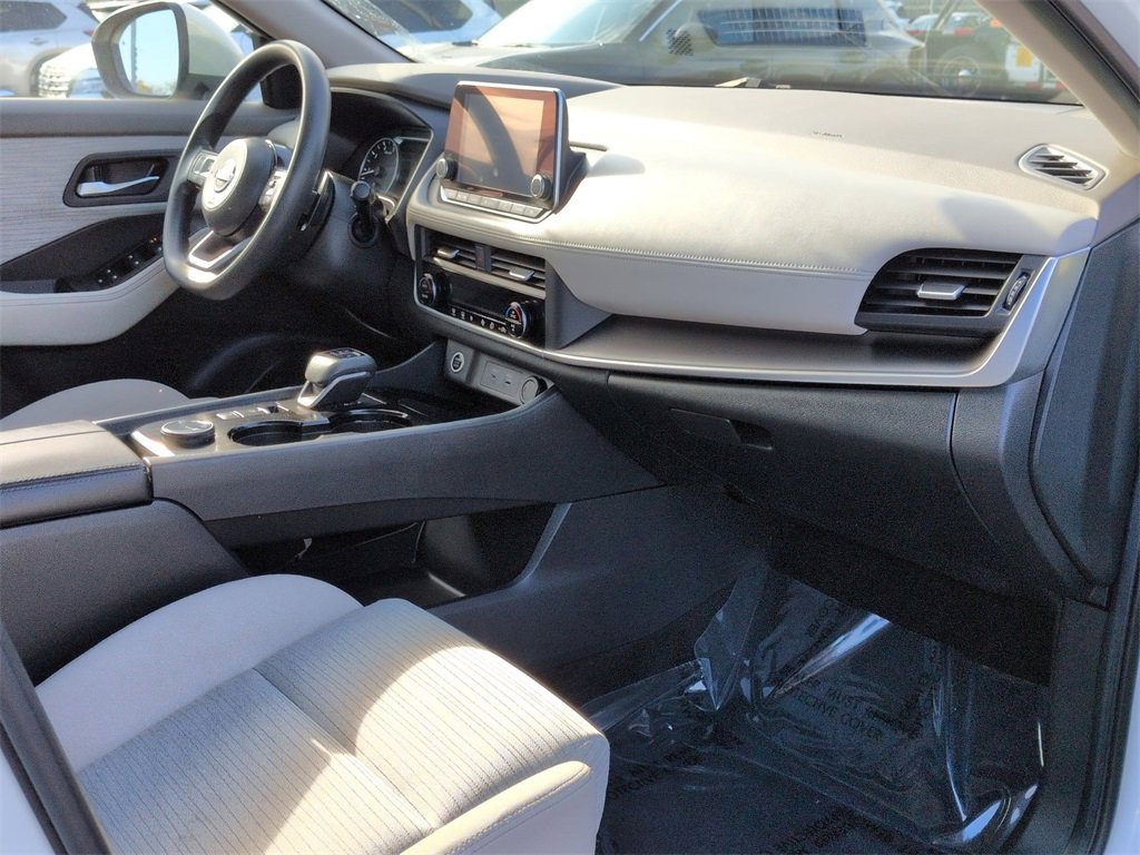 Used 2023 Nissan Rogue SV image 20