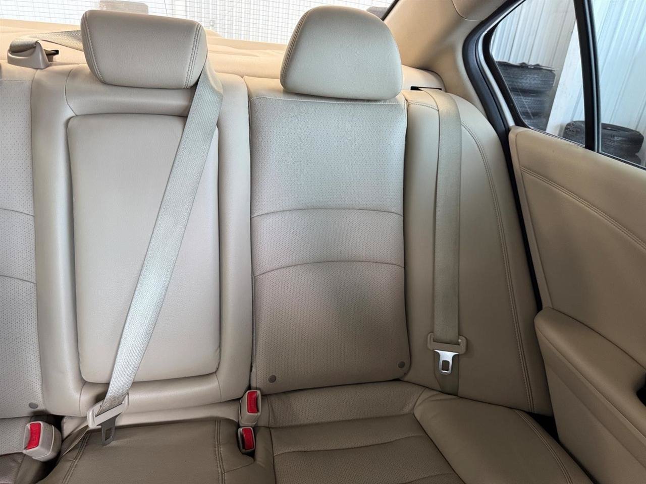 Used 2016 Honda Accord Touring image 11