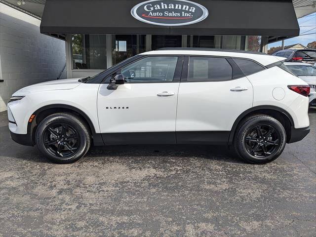 Used 2025 Chevrolet Blazer LT w/ Convenience Package FWD image 2