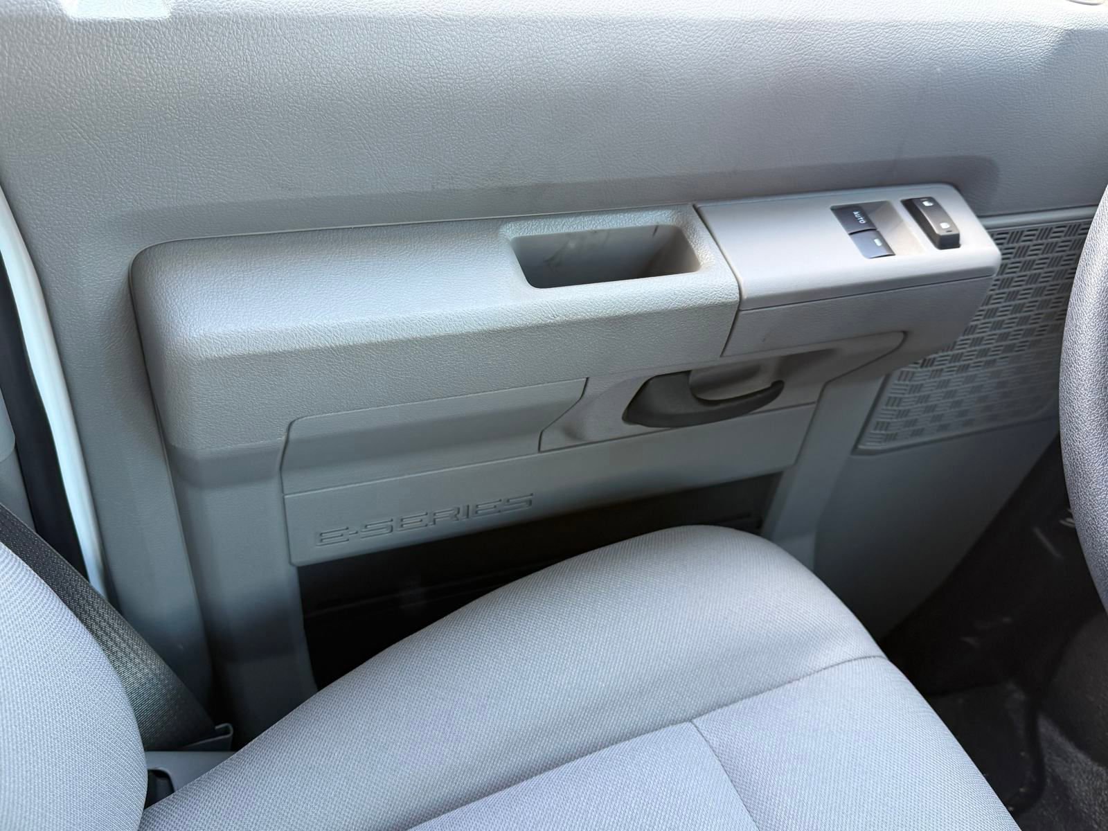 New 2024 Ford E-450 and Econoline 450 Super Duty w/ Power Windows & Locks Group image 32