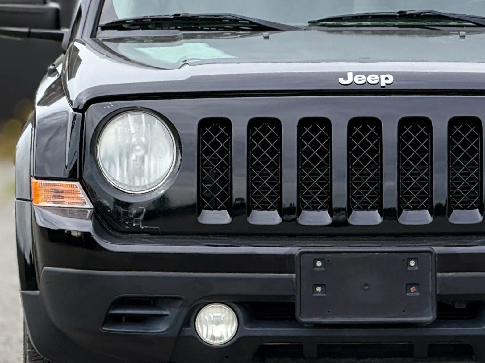 Used 2012 Jeep Patriot Latitude FWD image 11