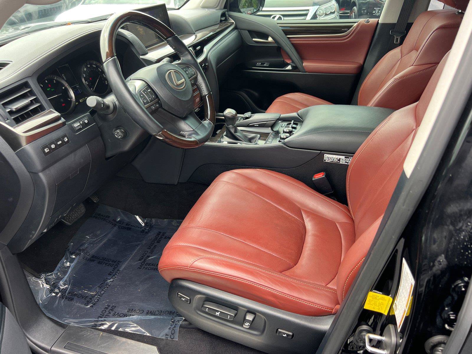 Used 2020 Lexus LX 570 4WD w/ Luxury Package image 9