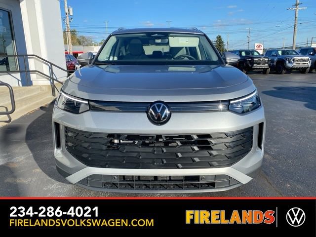 New 2025 Volkswagen Tiguan SE image 7