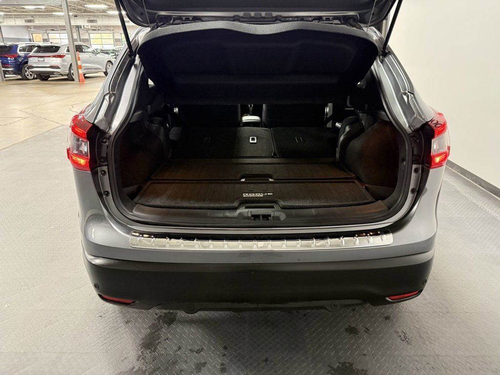 Used 2020 Nissan Rogue Sport SV image 21