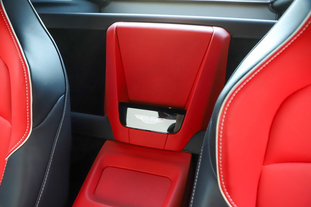 Used 2025 Aston Martin V8 Vantage Coupe image 54