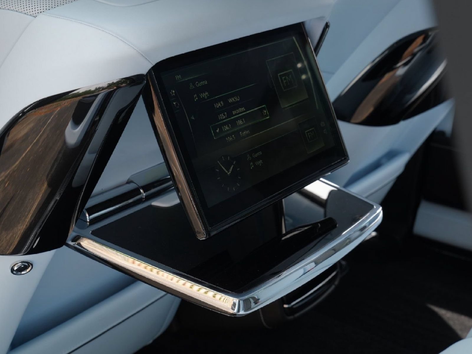 Certified 2024 Rolls-Royce Phantom Sedan w/ The Phantom Package RWD image 31
