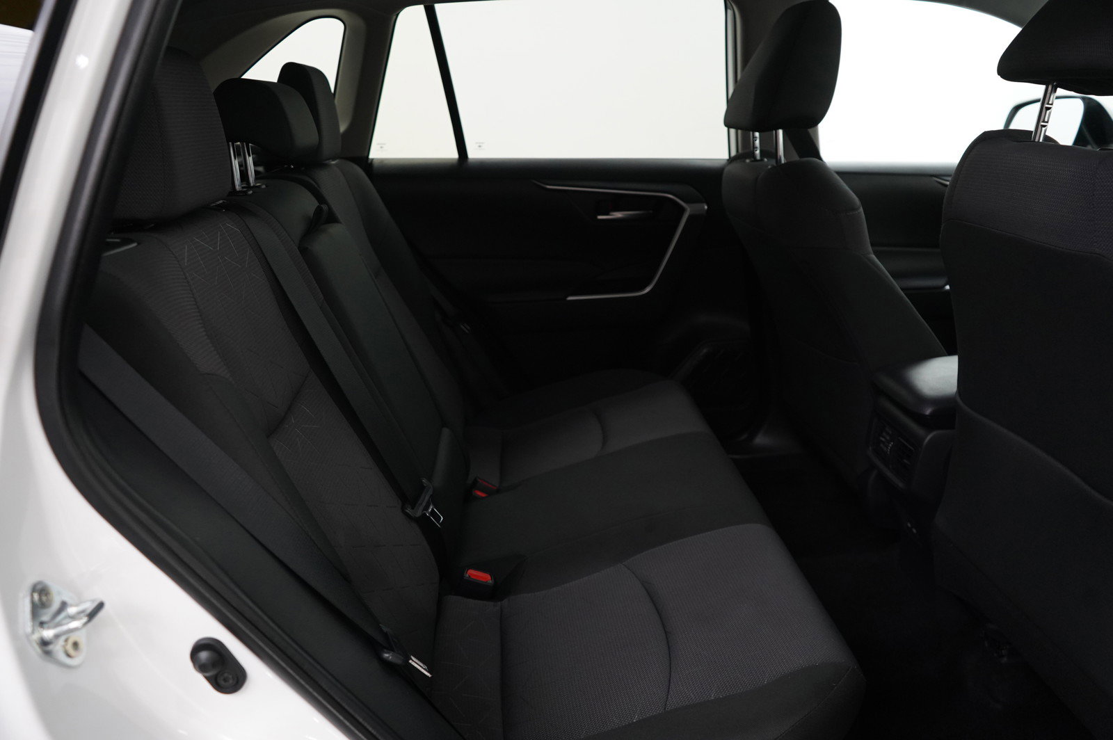 Used 2025 Toyota RAV4 XLE image 11