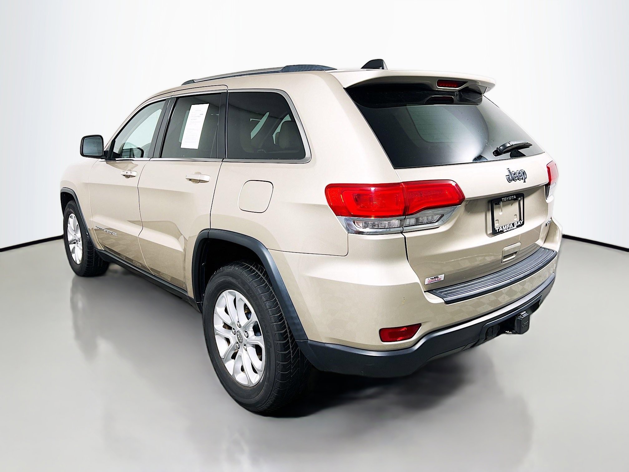 Used 2014 Jeep Grand Cherokee Laredo w/ 18" Wheel & 8.4" Radio Group image 8