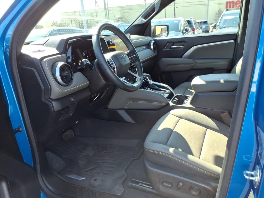 Used 2024 Chevrolet Colorado ZR2 w/ ZR2 Convenience Package III AWD/4WD image 11