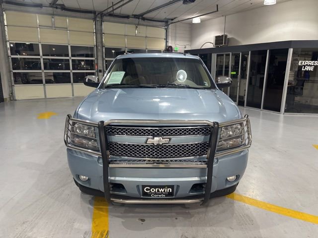 Used 2011 Chevrolet Suburban LTZ image 3