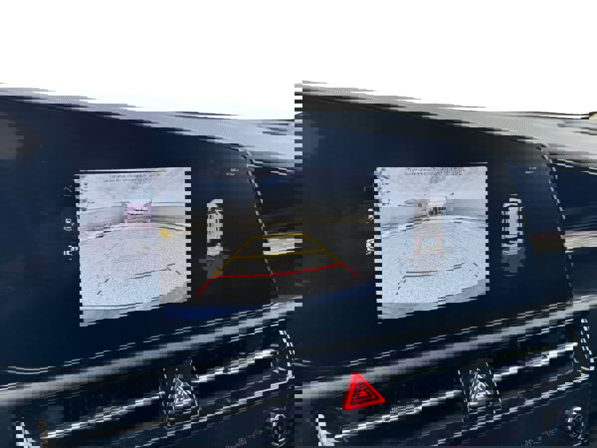 Used 2023 Kia Niro EX image 13