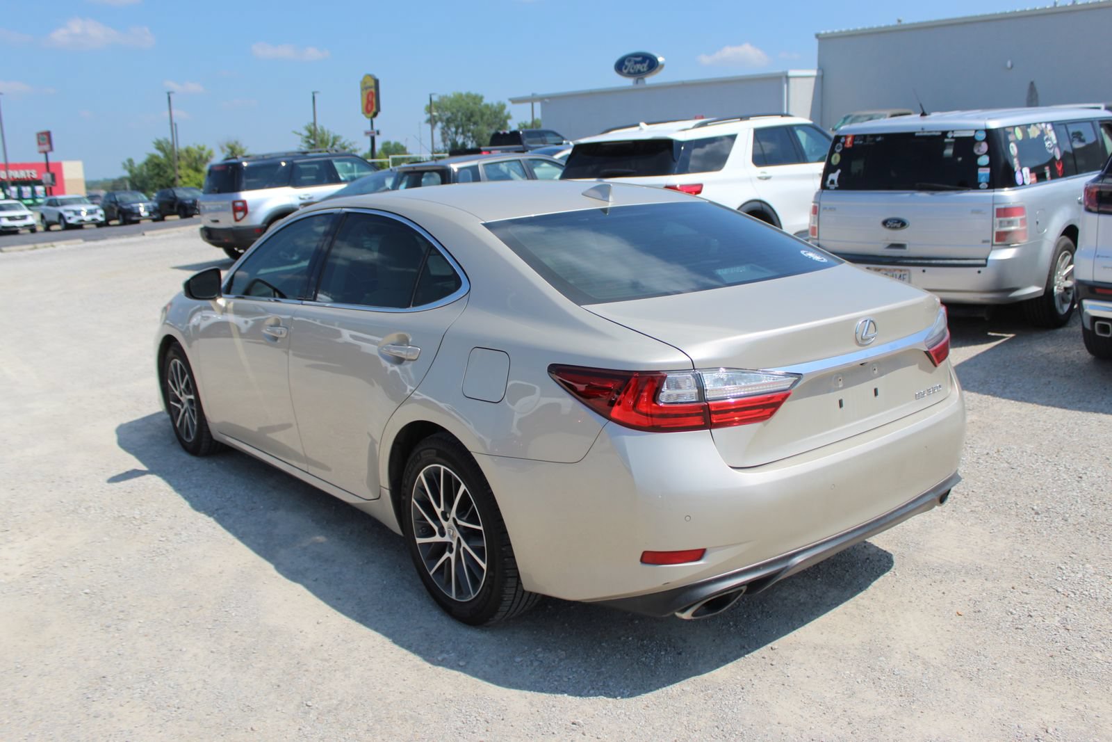 Used 2017 Lexus ES 350 FWD image 4