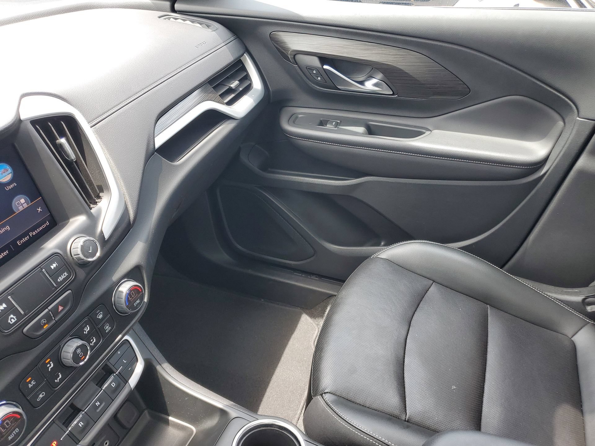 Used 2022 GMC Terrain SLT w/ LPO, Floor Liner Package FWD image 26