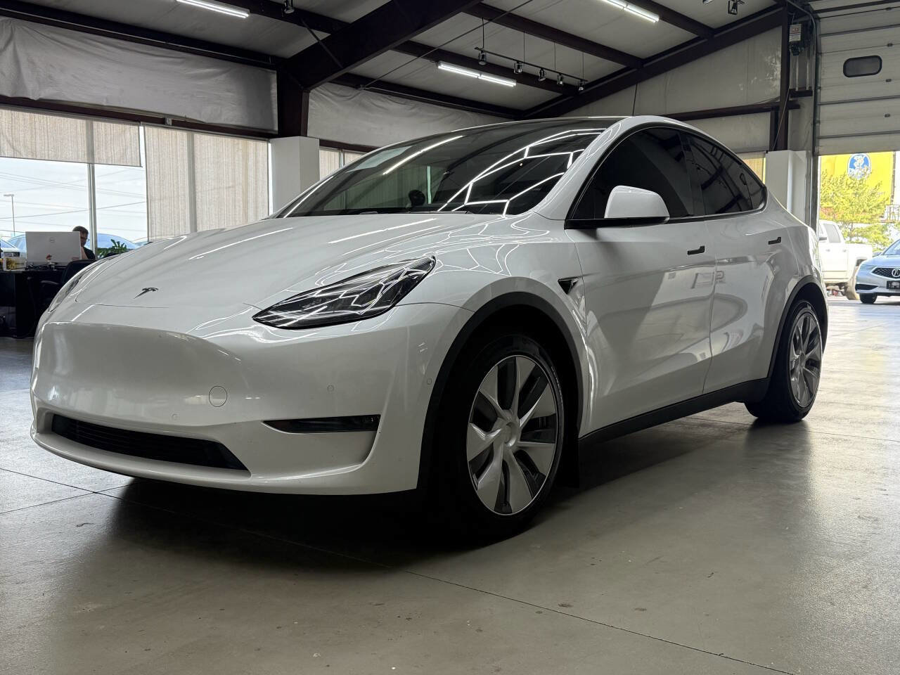 Used 2021 Tesla Model Y Long Range image 3