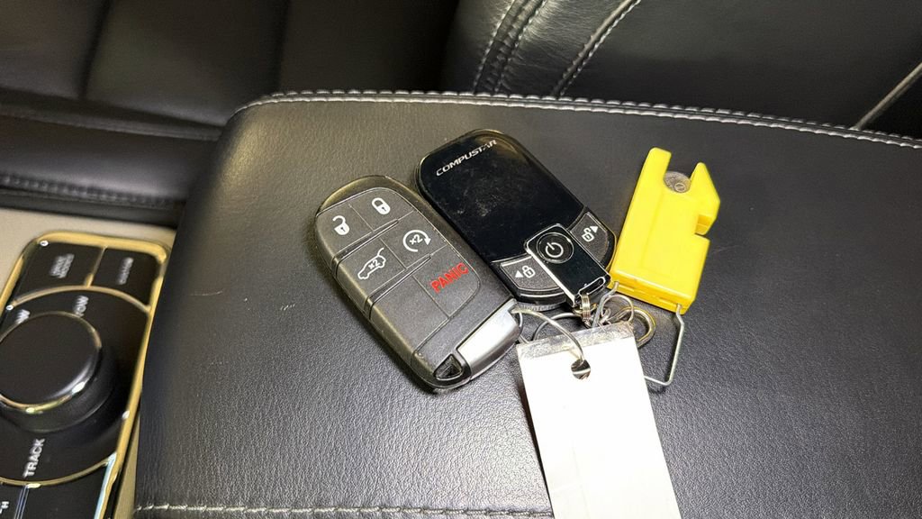 Used 2021 Jeep Grand Cherokee SRT image 35