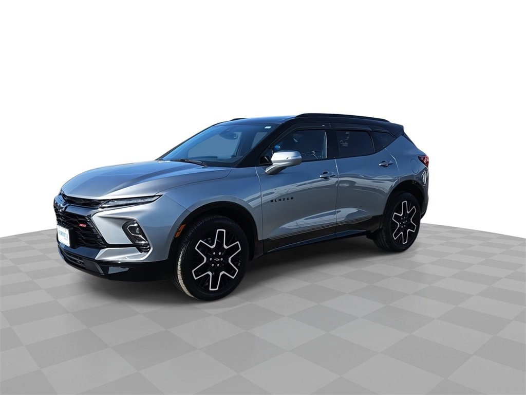 Used 2024 Chevrolet Blazer RS w/ Enhanced Convenience Package image 4