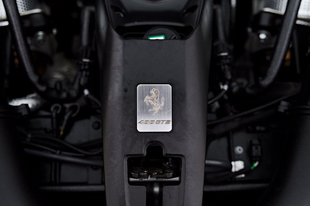 Used 2017 Ferrari 488 GTB RWD image 32