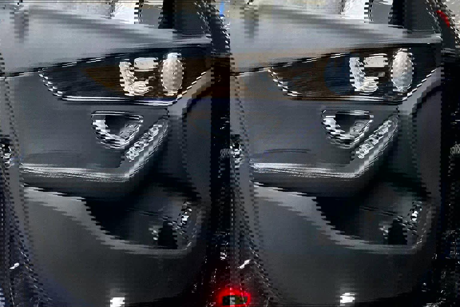 Used 2020 Mercedes-Benz C 300 4MATIC Sedan image 25