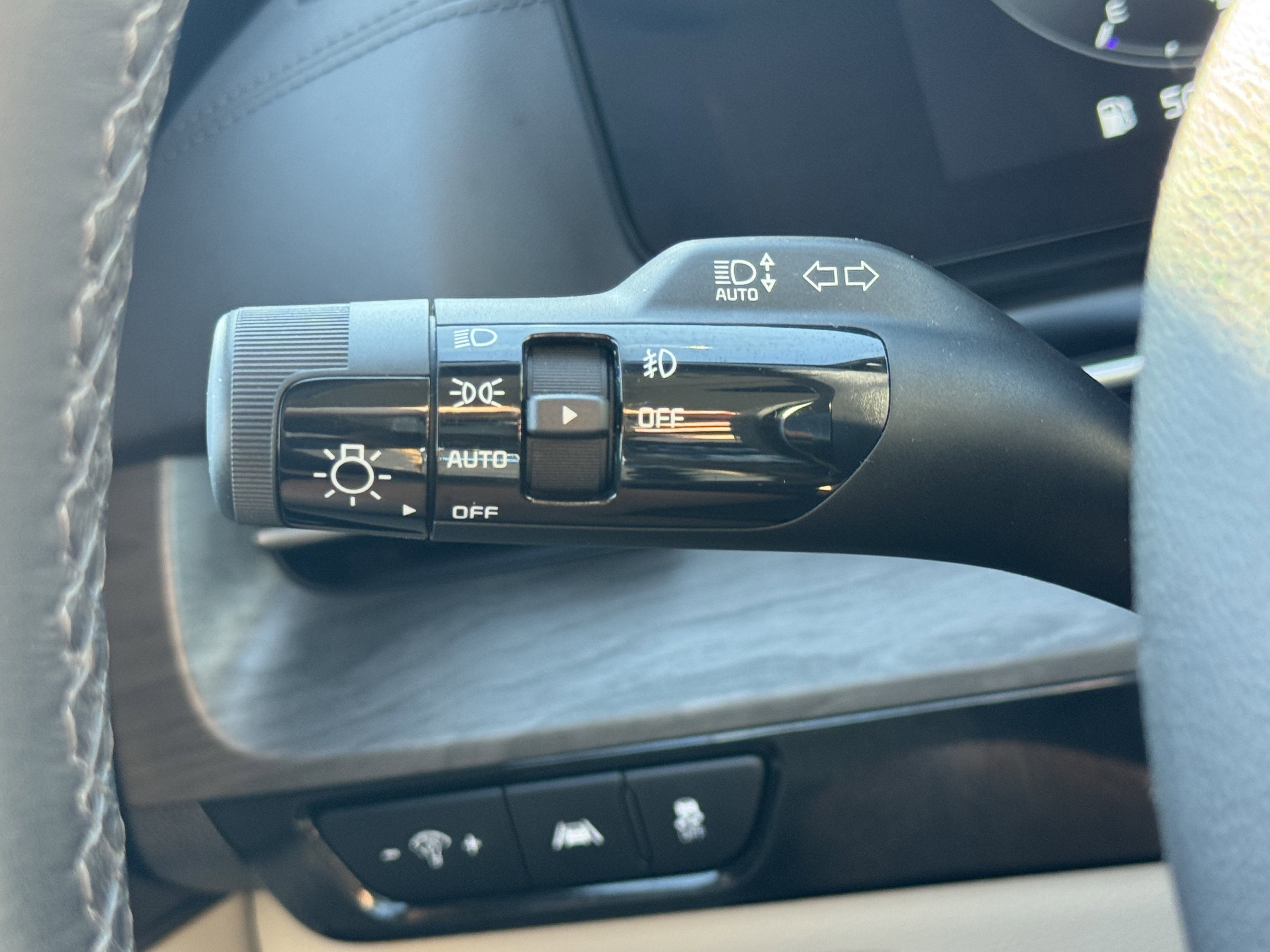 Used 2024 Kia Carnival SX image 21