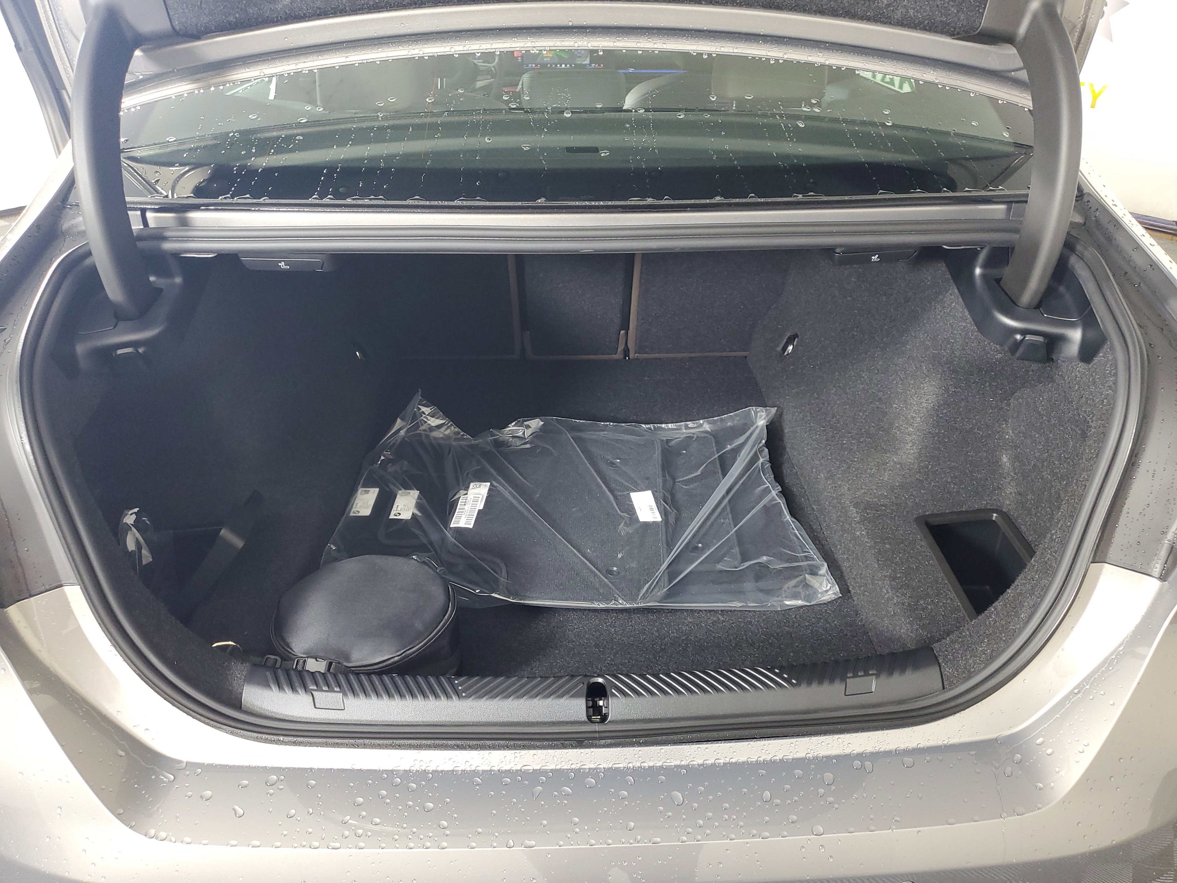 Used 2026 BMW 530i xDrive image 23