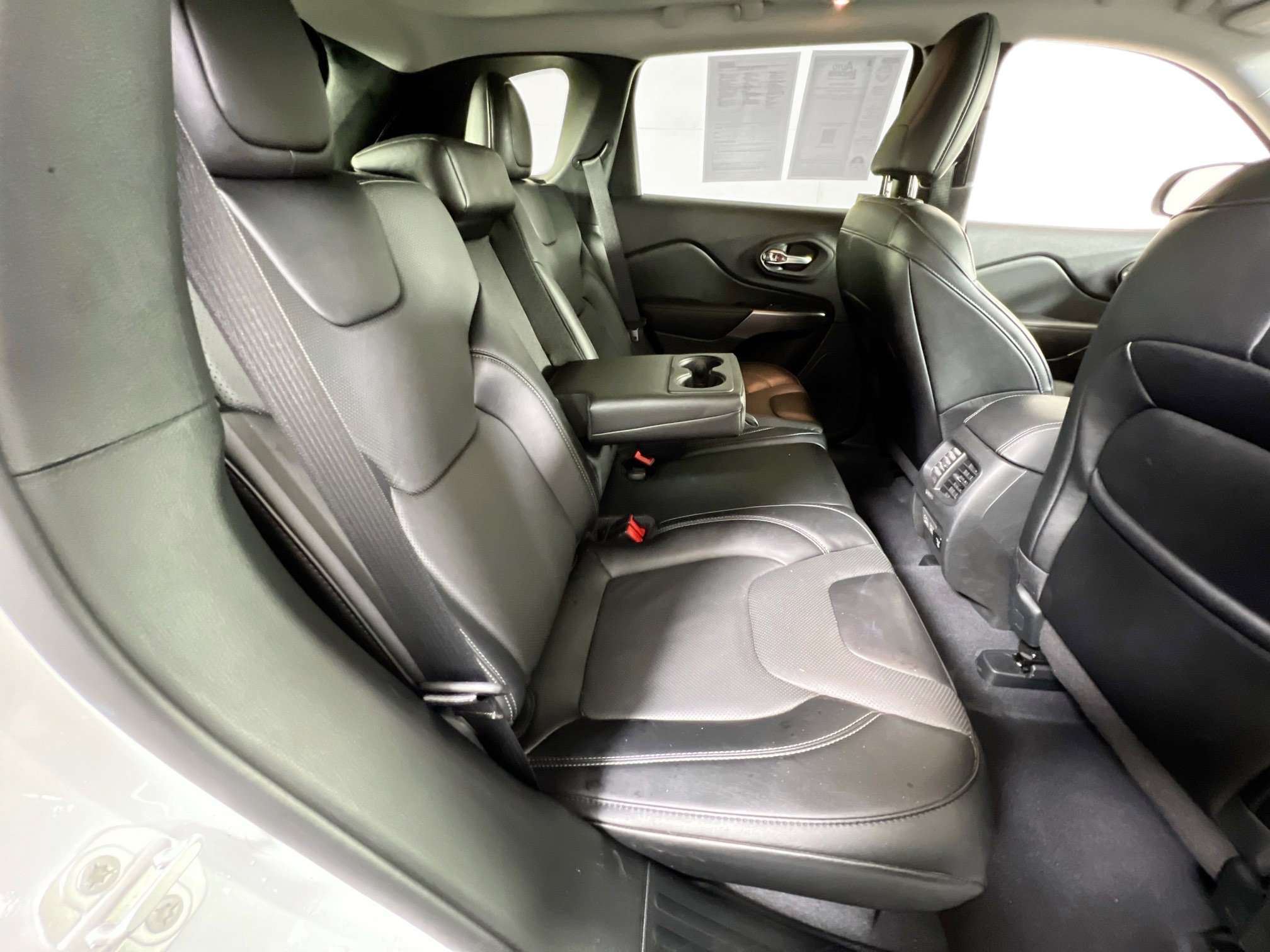 Used 2022 Jeep Cherokee Limited AWD/4WD image 26