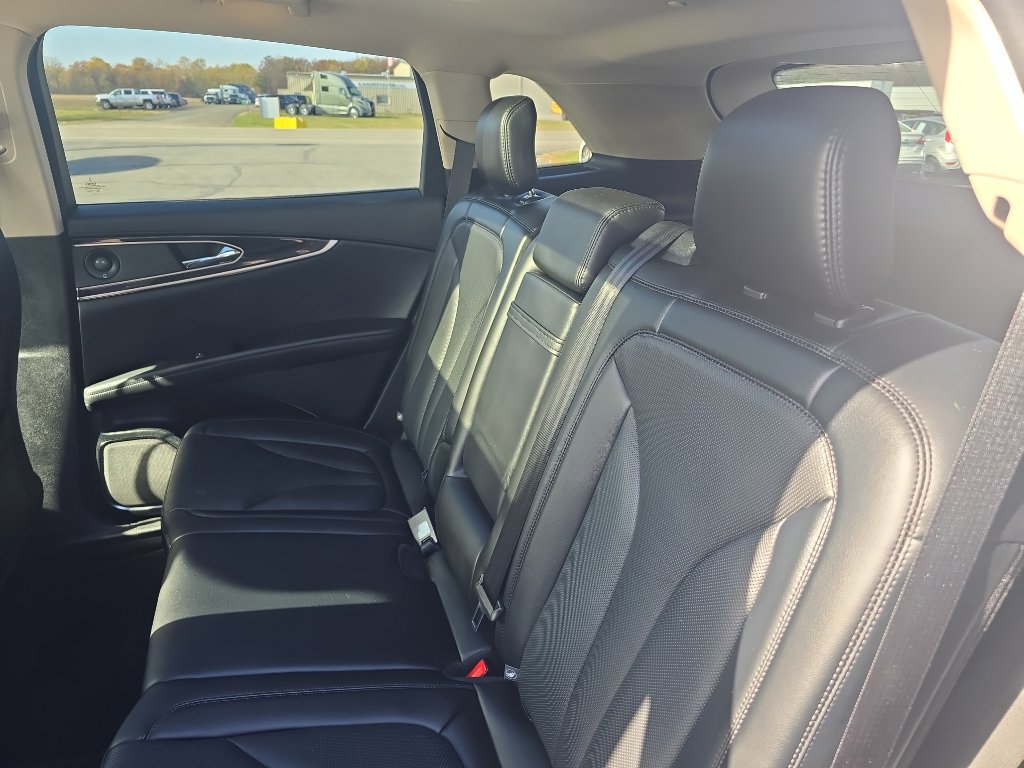 Used 2022 Lincoln Nautilus Reserve w/ Equipment Group 201A image 19