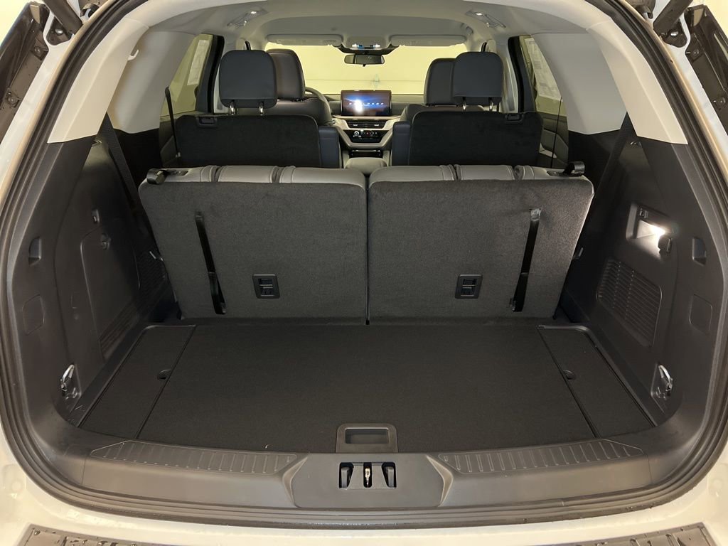 Used 2025 Ford Explorer Active w/ Active Comfort Package image 31
