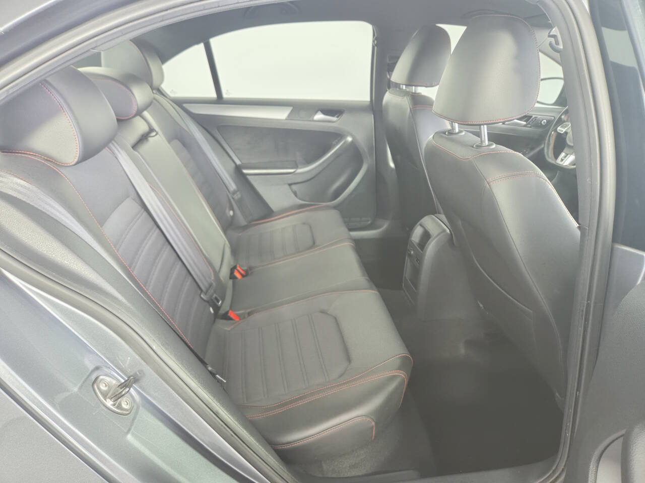 Used 2014 Volkswagen Jetta GLI FWD image 27
